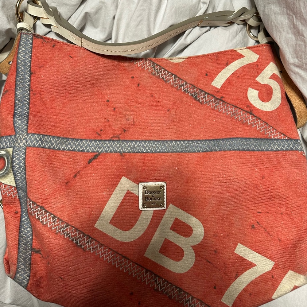 Dooney and bourke large handbag- used good condition